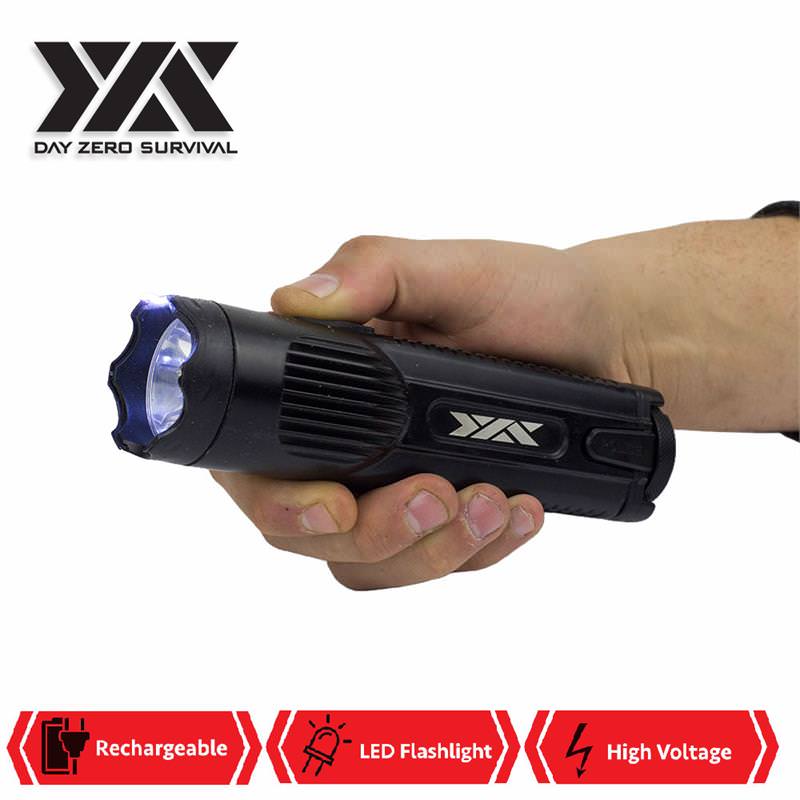 DZS80001ThugBusters Military grade flashlight stun from DZS in hand | ThugBusters DZS80001ThugBusters Military grade flashlight stun from DZS in hand